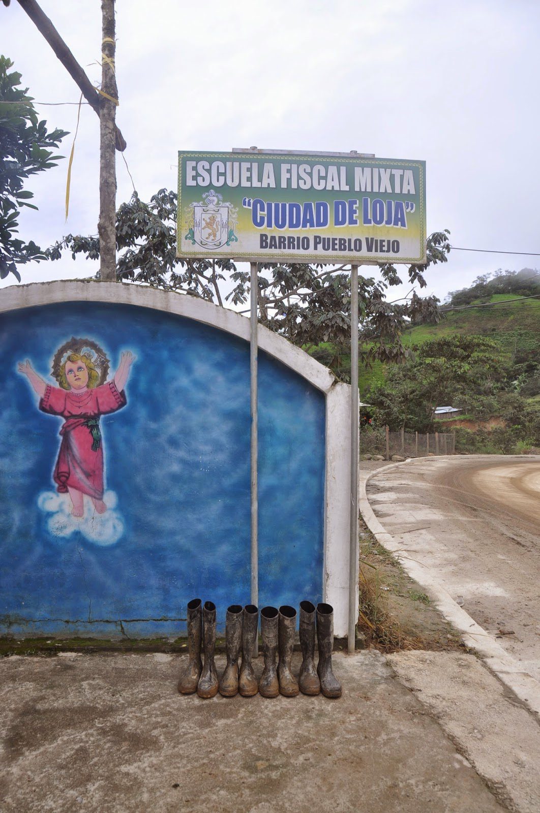 We left our mud-caked boots at the bus stop for the next WWOOFer to make their way to Finca Verde.