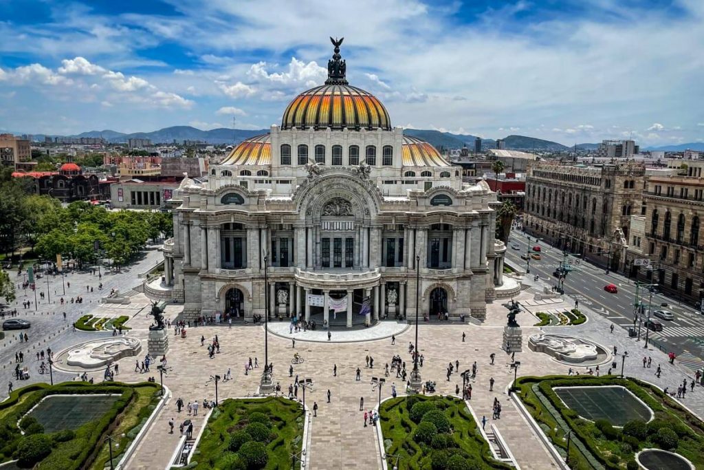 Mexico City Fine Arts Palace (Palacio Bellas Artes)