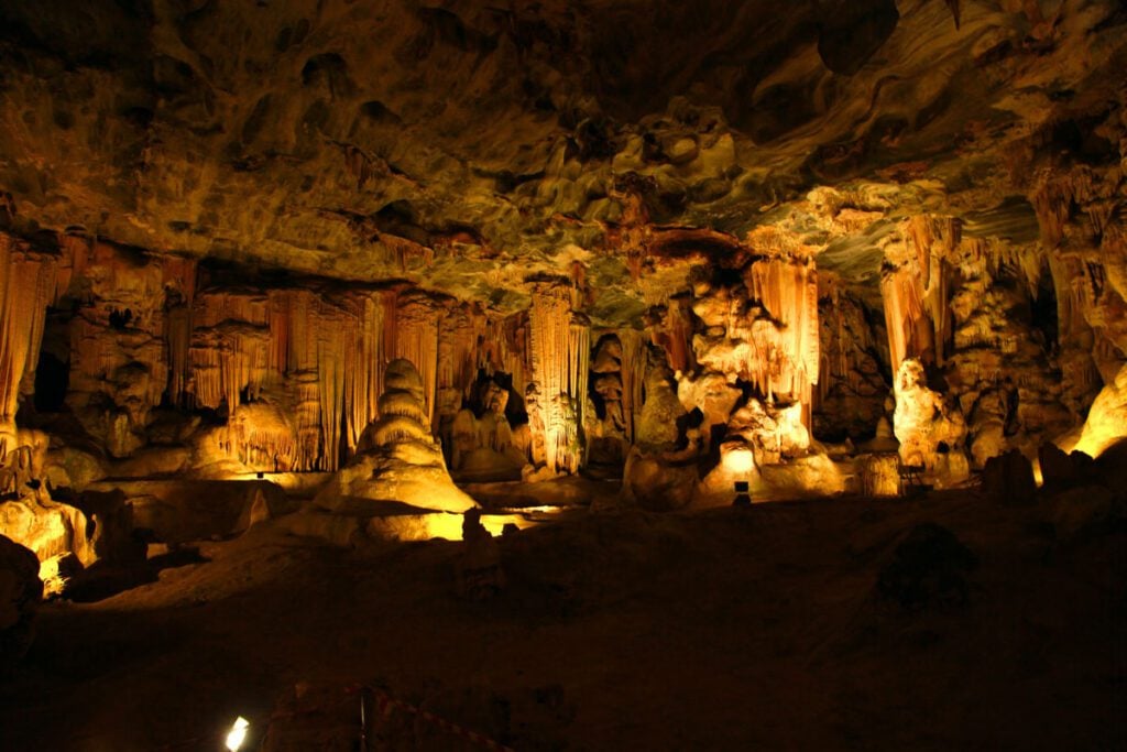 Cango Caves Oudtshoorn Garden Route South Africa_STOCK-U (Dirk Toerien)