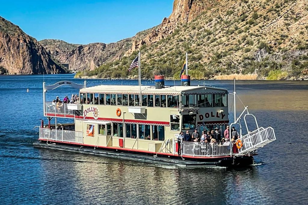 Day trips from Phoenix | Dolly Steamboat Tour