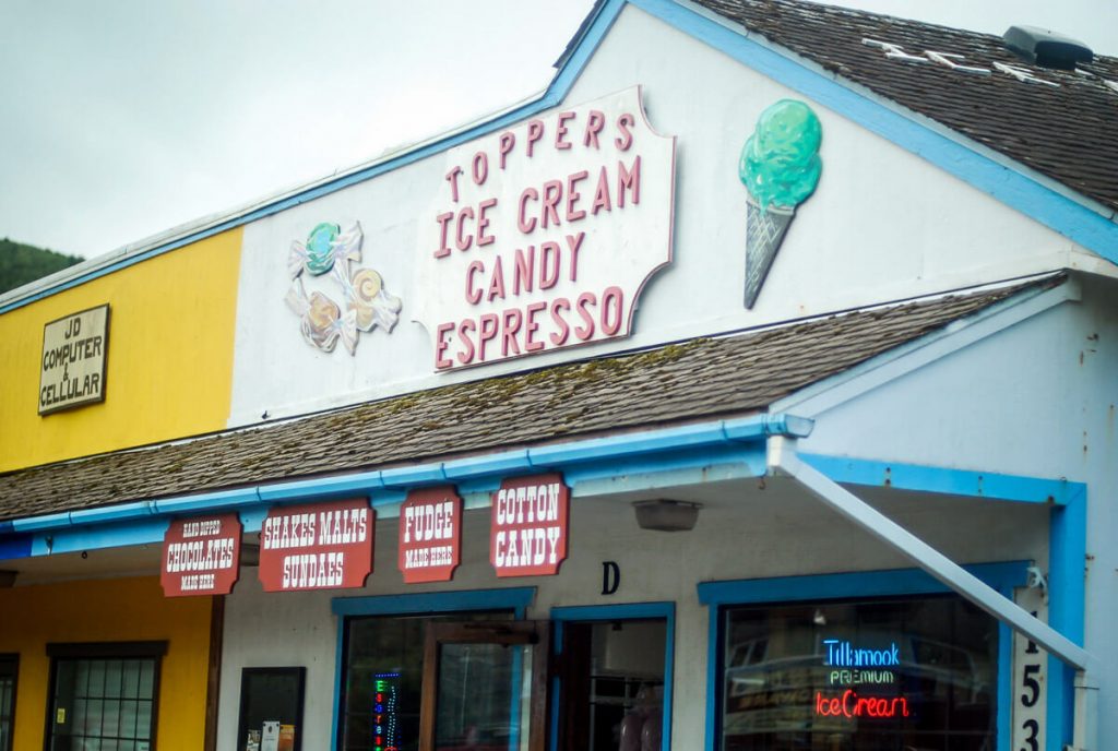 Toppers Ice Cream in Yachats Oregon
