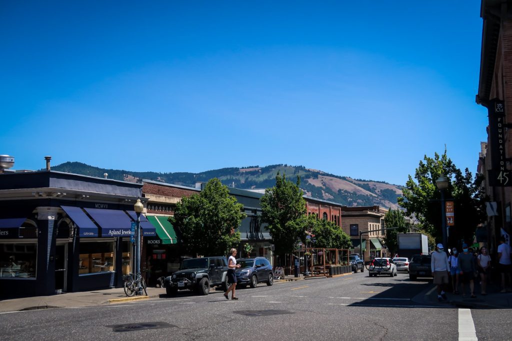 downtown Hood River Oregon