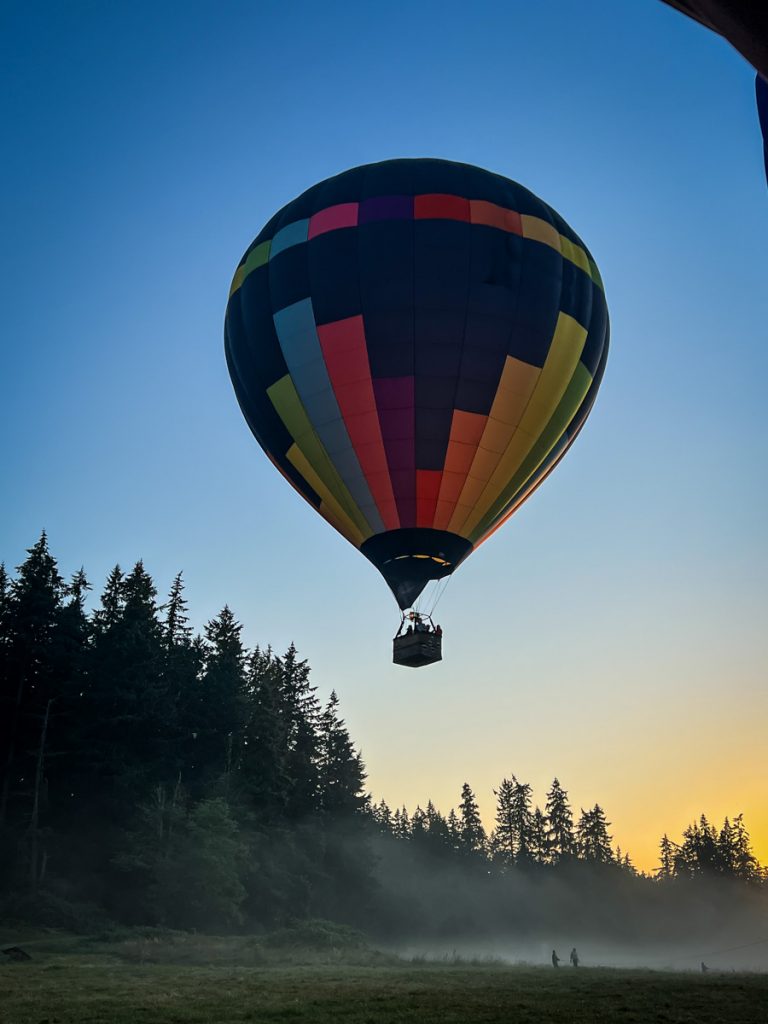 Seattle hot air balloon sunrise