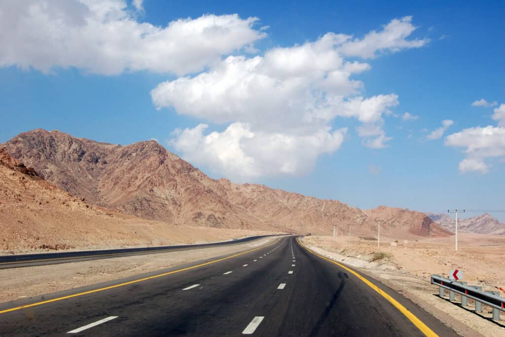 Driving in Jordan (Taras Kalapun)