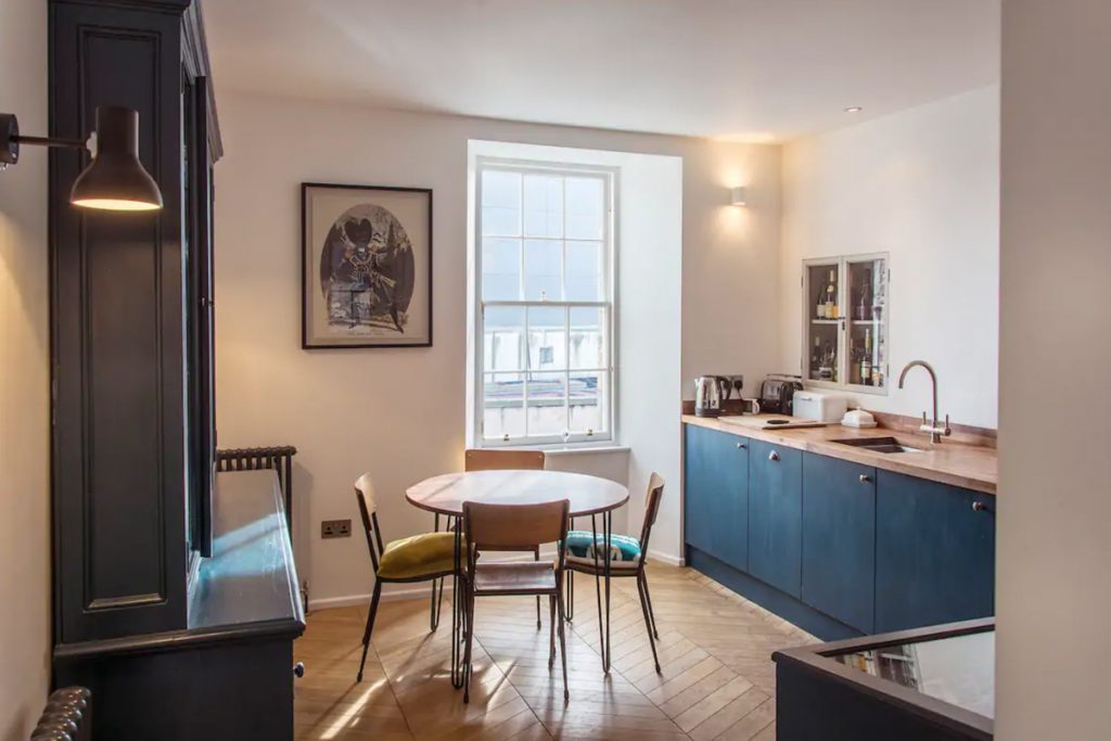 Old Town roof top apartment Edinburgh Airbnb 