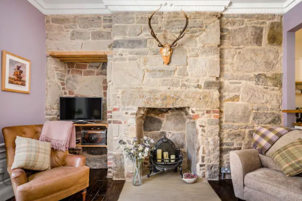 Refurbished Flat in a Georgian Era Building Edinburgh Airbnb