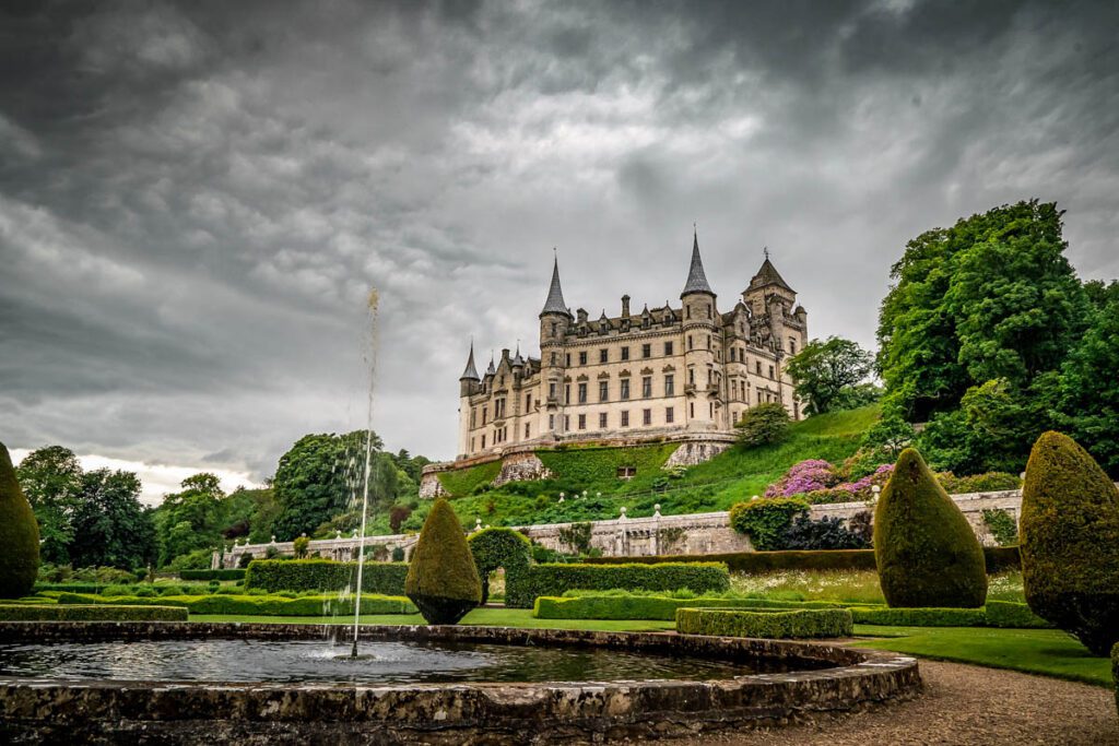 Dunrobin Castle Scotland_STOCK-U