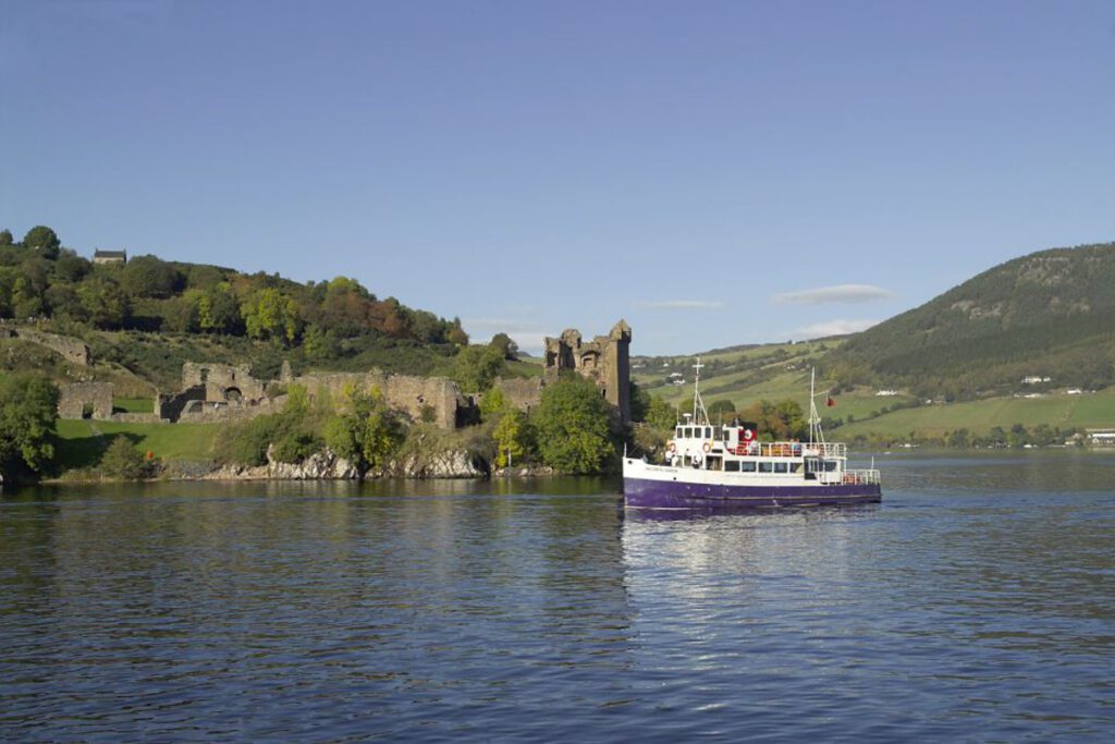 Inverness- Loch Ness Cruise, Outlander & Whisky Tour (GYG)