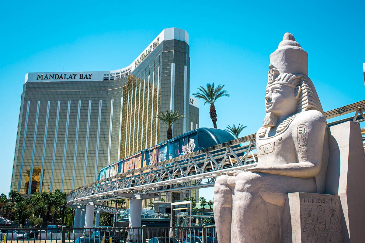 50 Cool Things to Do in Las Vegas (besides gambling) Two Wandering Soles