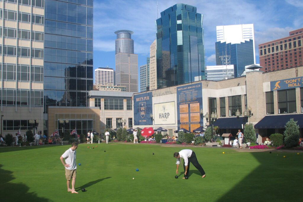 Lawn Bowling (Brits Pub)