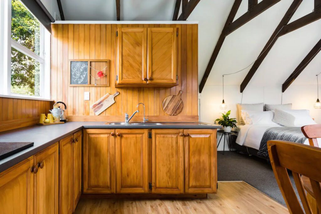 Airbnbs in Auckland | Muriwai Homestead Cottage