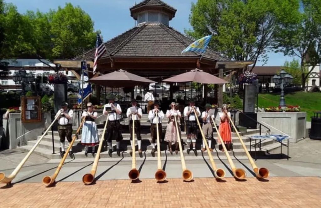 Things to do in Leavenworth, WA Alphorn performance