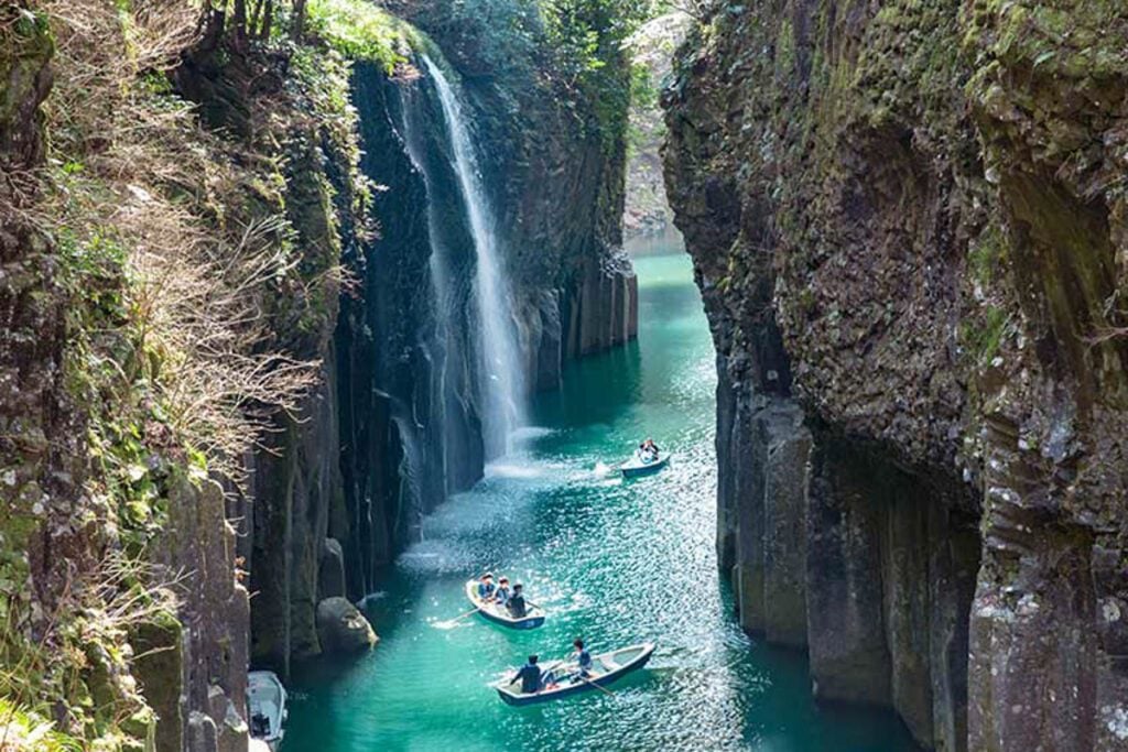 Takachiho Gorge (Boat Rentals)