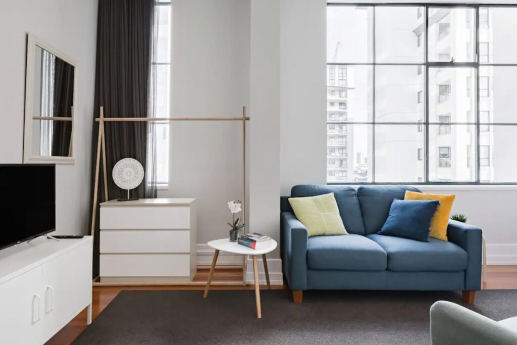 Airbnbs in Auckland | Vibrant High-Rise Studio