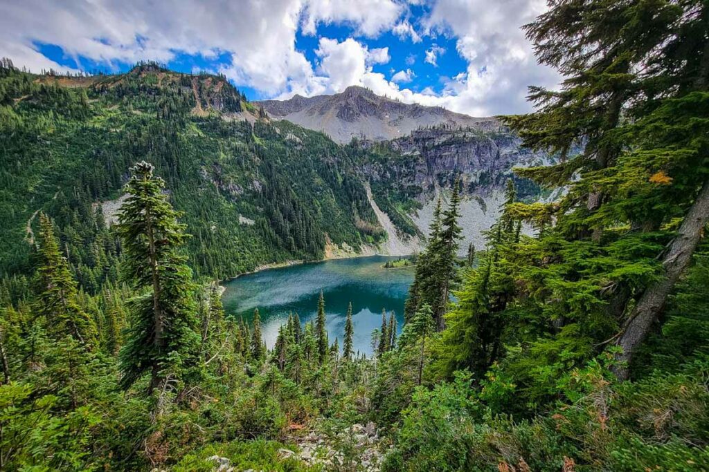 Maple Pass Trail (Stacy Welle)