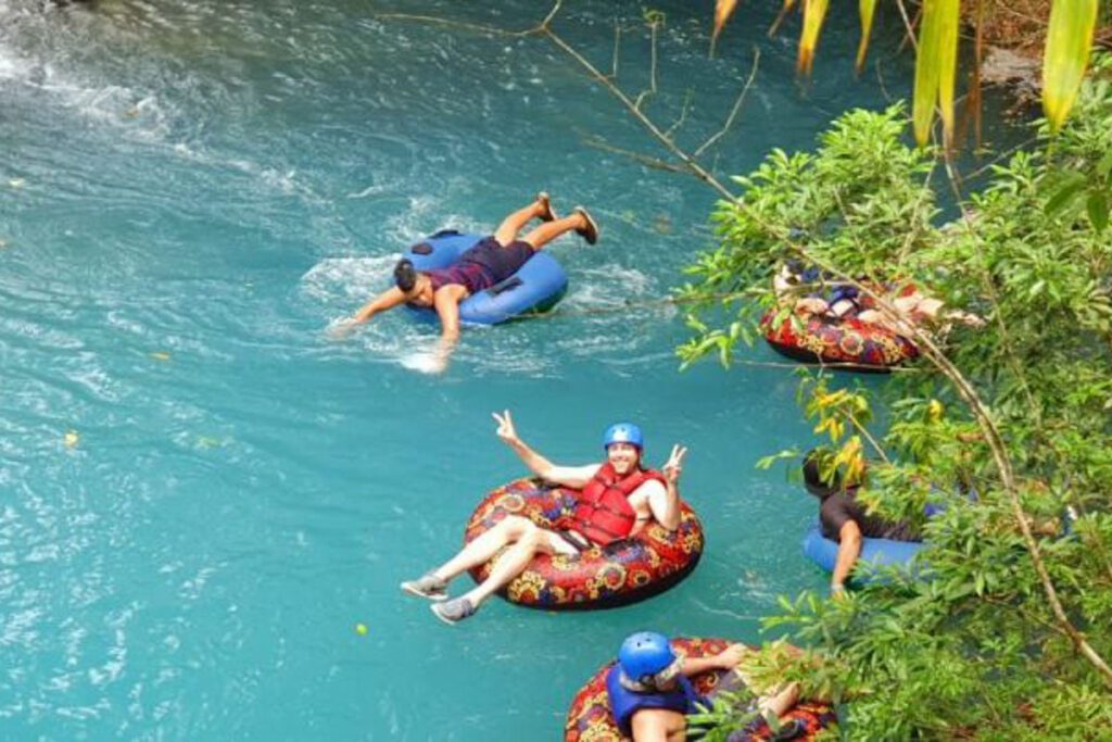 Tubing on Rio Celeste Costa Rica (GYG)