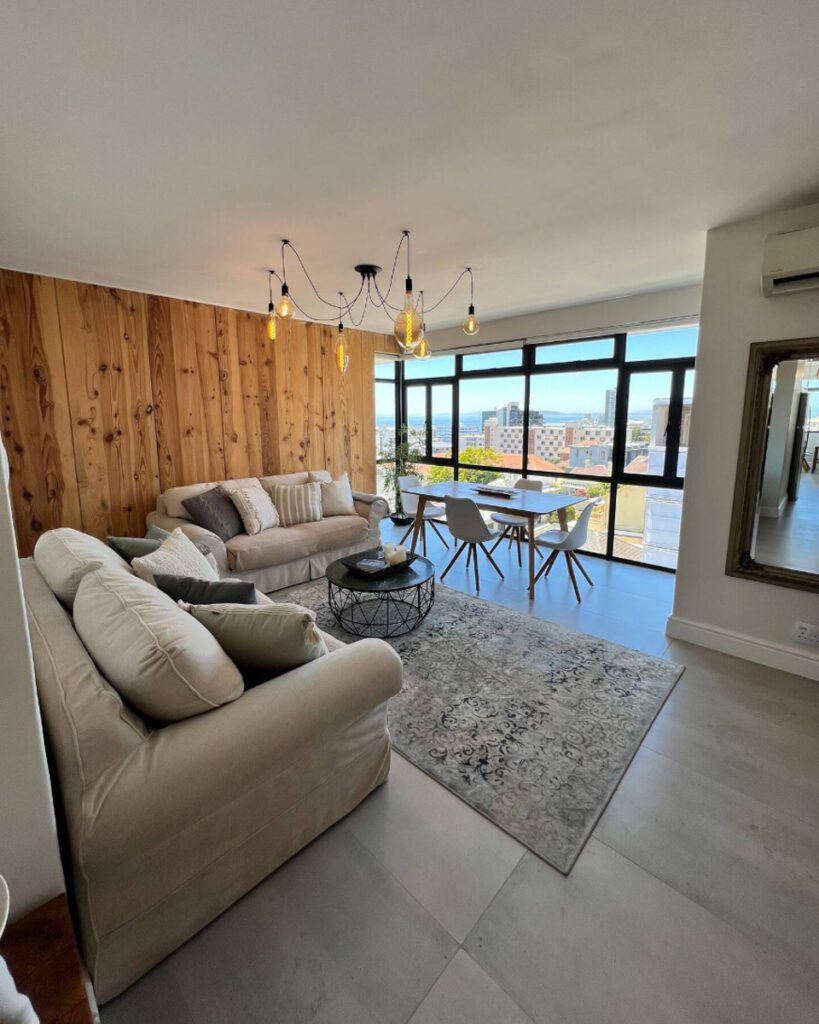 Airbnbs in Cape Town | Sea-Facing Top Floor Apartment