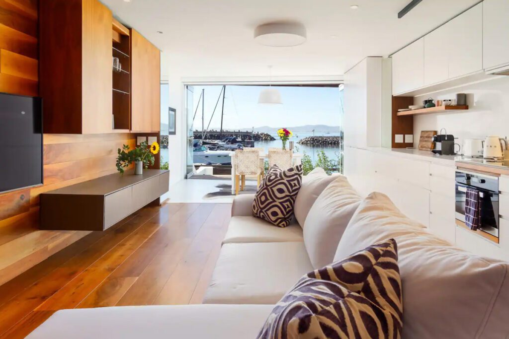 Airbnbs in Cape Town | Stunning Apartment on the Waters Edge