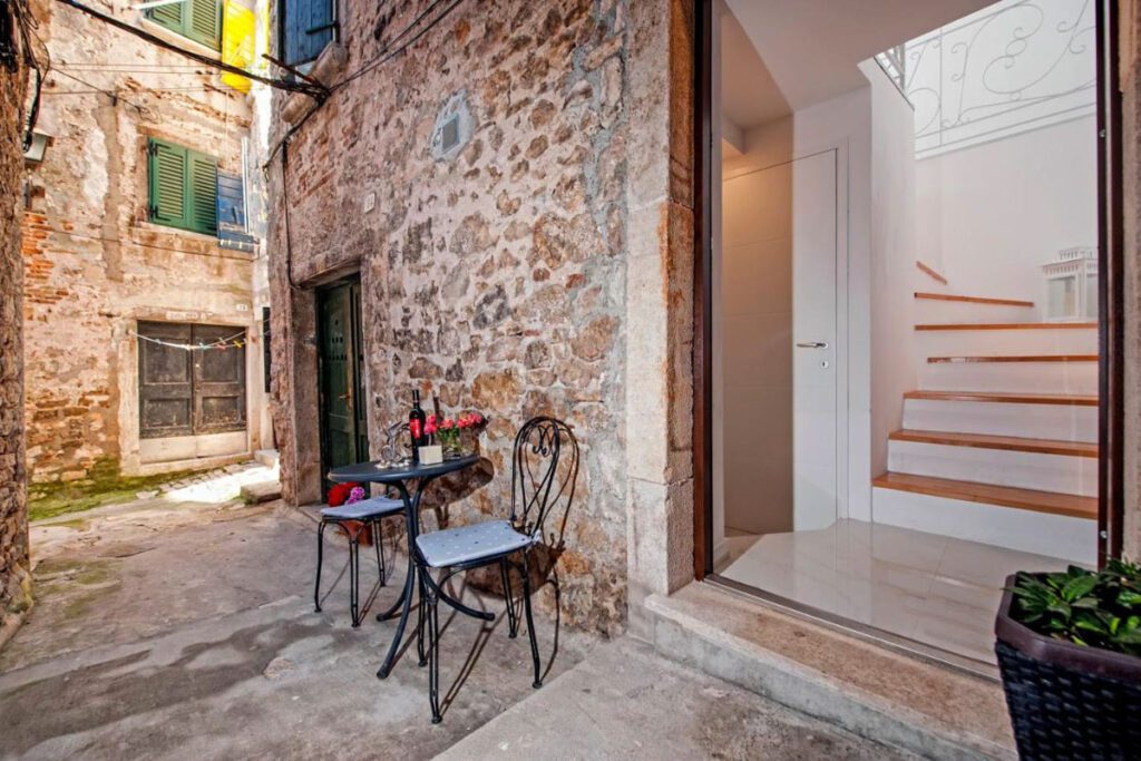 Studio Apartment Lily Rovinj (Booking)