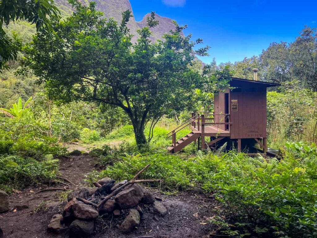 Hanakoa campground toilet Kalalau Trail