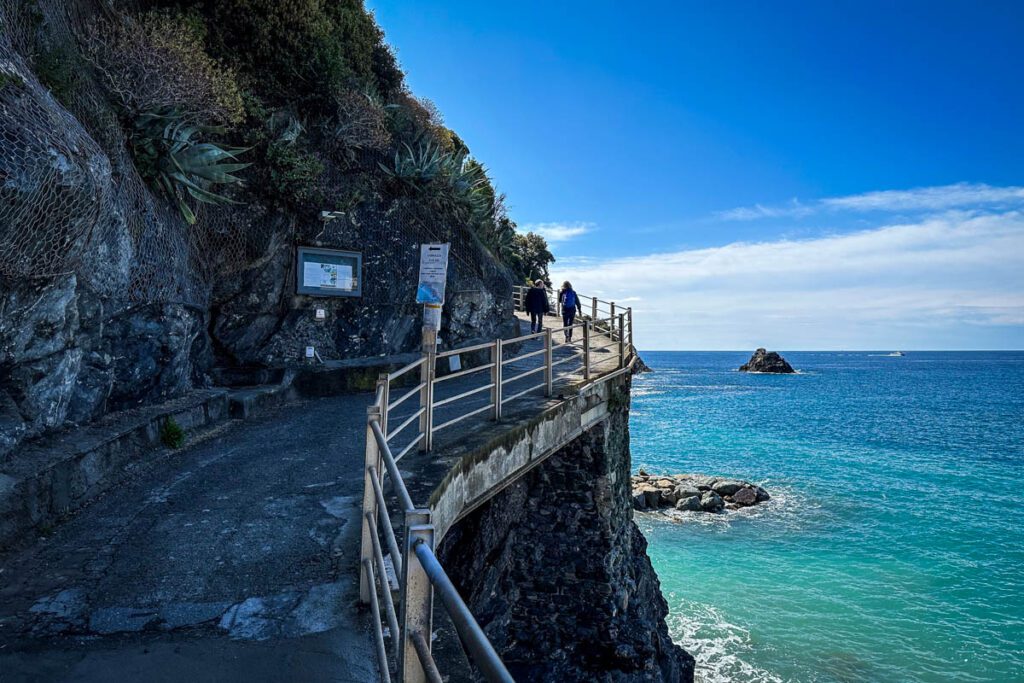 Manarola al Mare Cinque Terre Italy