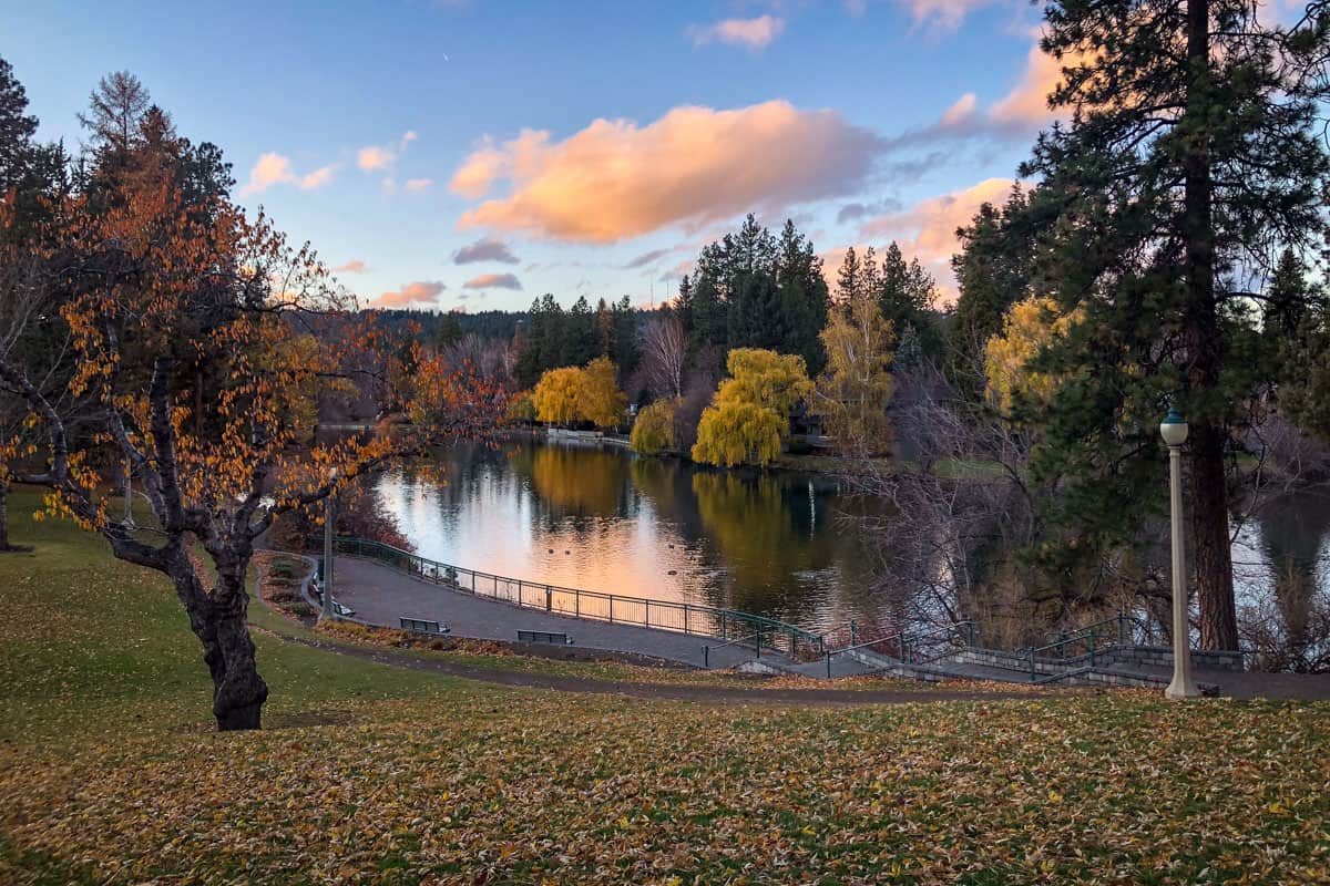 Mirror Pond Drake Park Bend Oregon