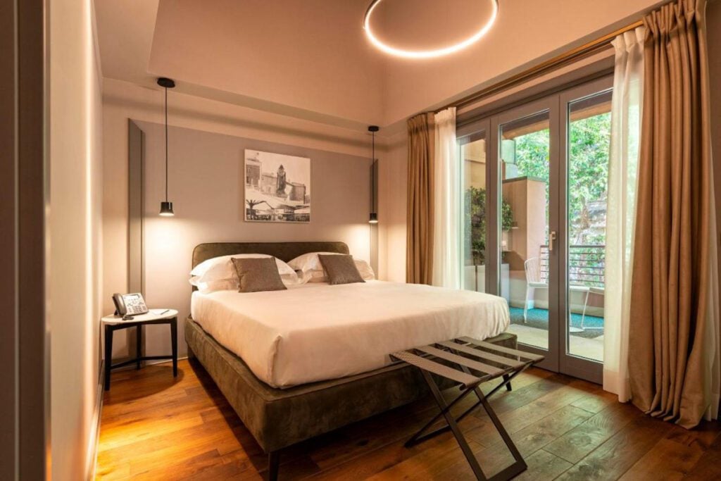 Loly Boutique Hotel Roma (Booking)