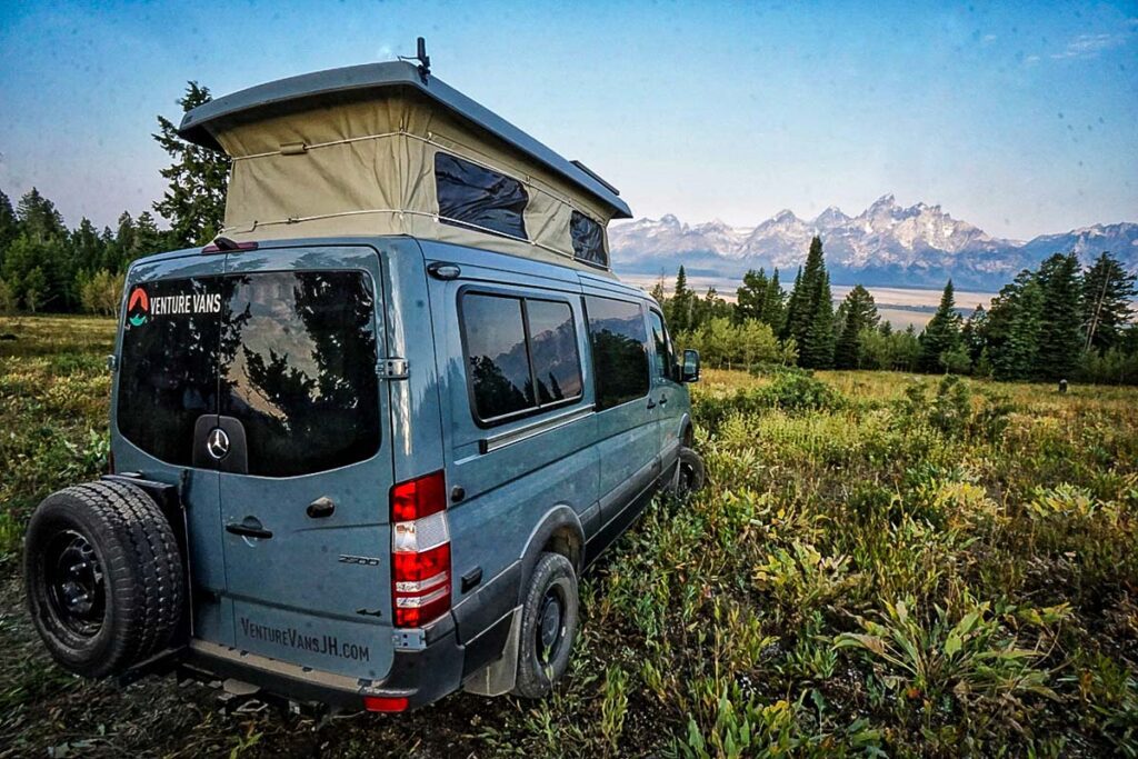 Salty Blue Campervan (2023) auf Mercedes-Benz Vito