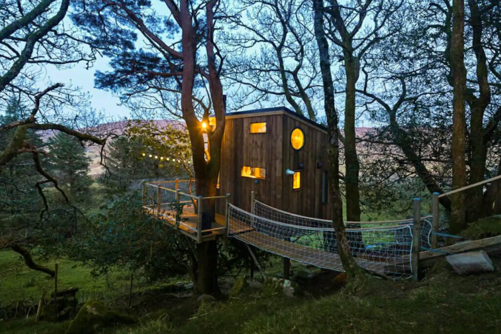 Birdbox Treehouse Ireland (Airbnb)