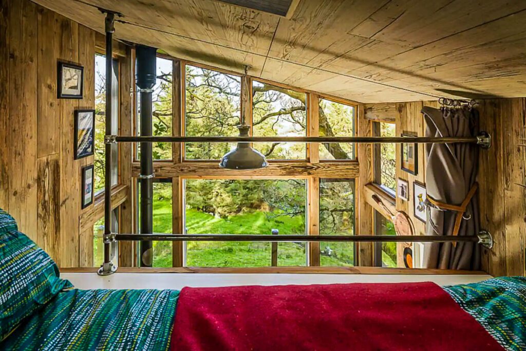 Birdbox Treehouse Ireland (Airbnb)