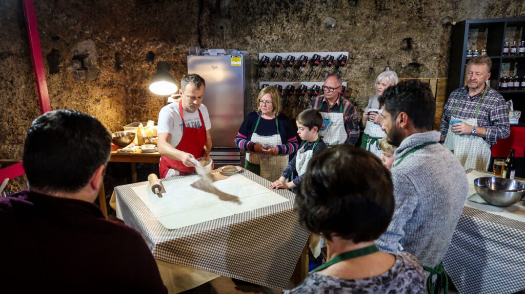 Apple strudel making class Salzburg