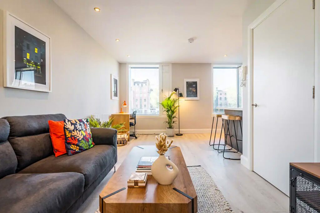 Riverside One Bed in Temple Bar Dublin Ireland (Airbnb)