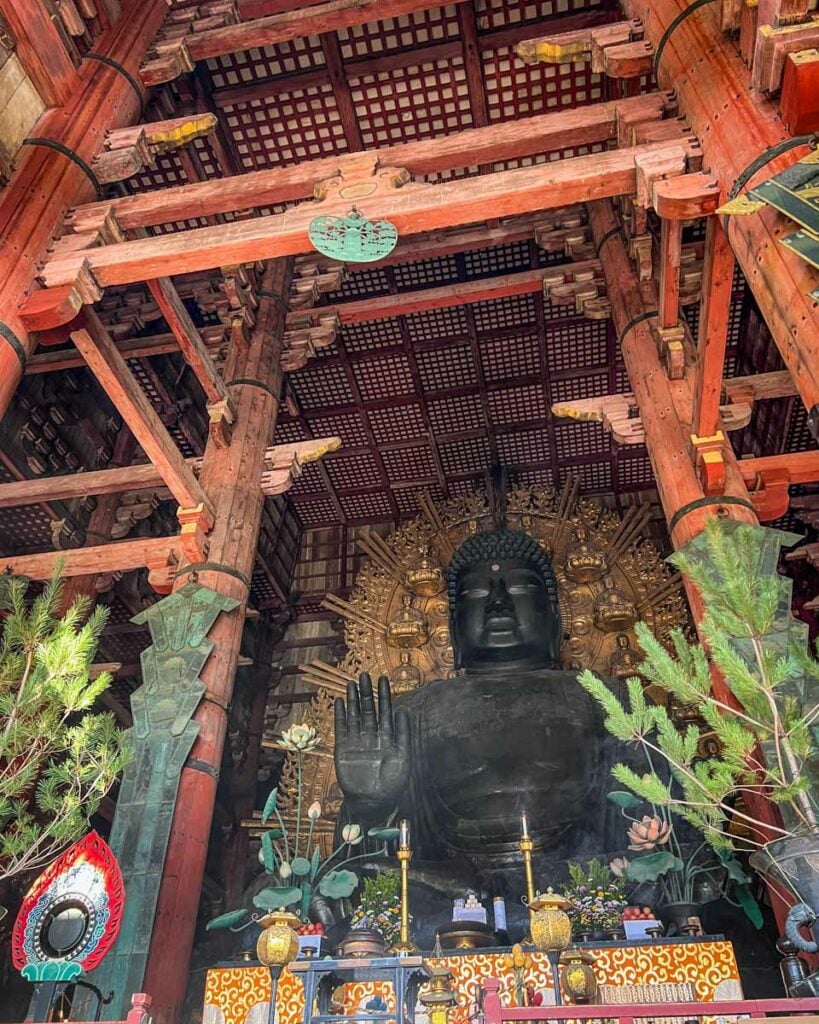 Great Buddha Statue Tōdai-ji Temple Nara Japan