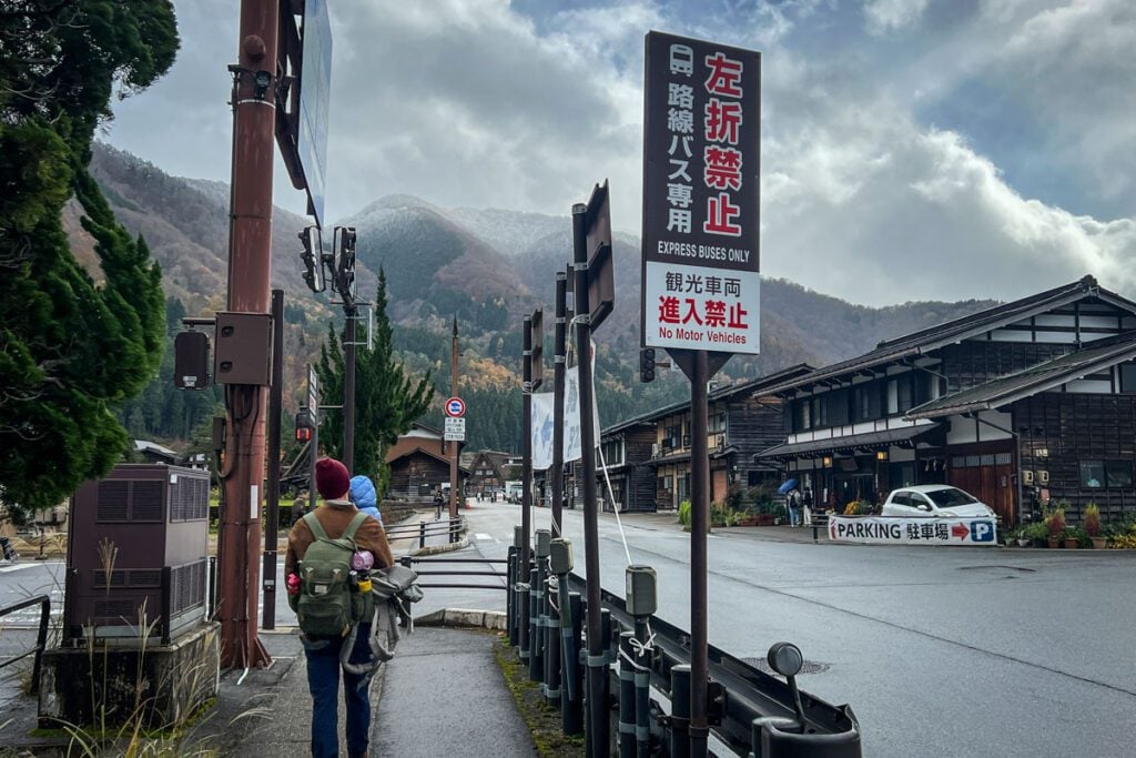 Shirakawa-go bus Japan