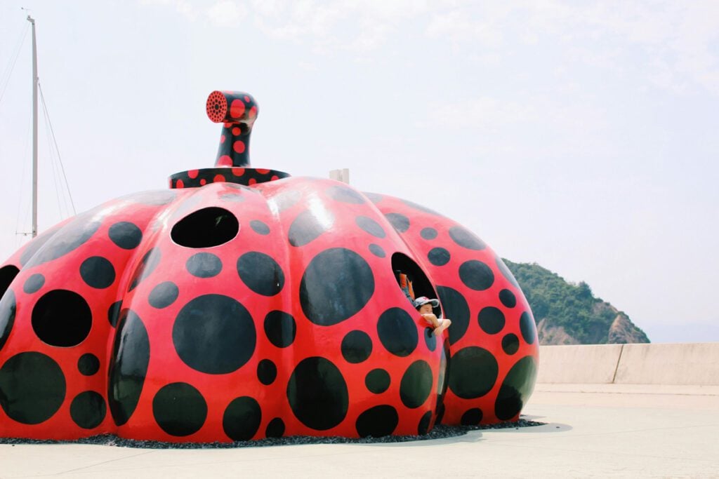 Yayoi Kusama giant pumpkin sculpture Naoshima Japan (Unsplash)