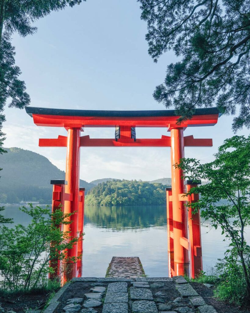Hakone Shrine Japan (Unsplash)