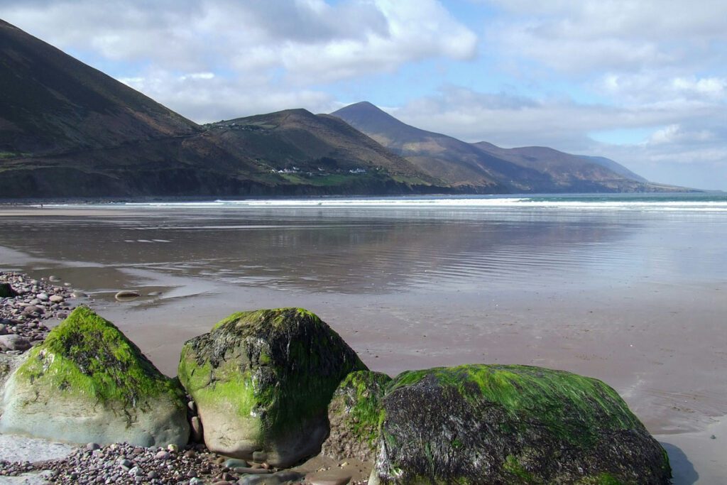 Rossbeigh Beach Ireland (Unsplash)