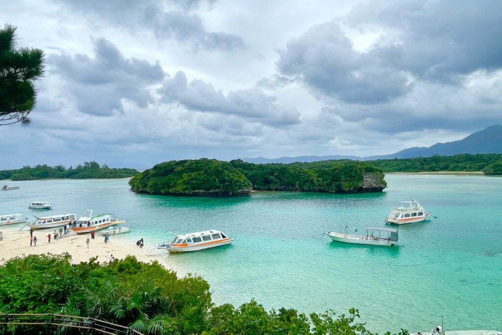 Kabira Bay Okinawa, Japan (Nagisa Tsuchida)