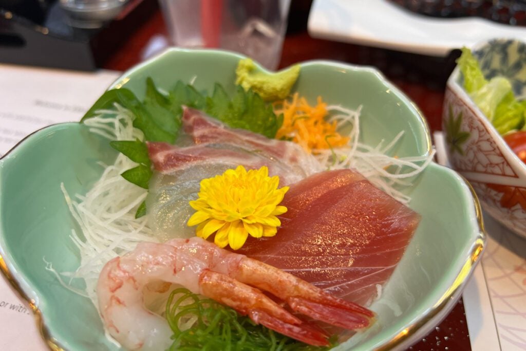 Food on the Tokyo dinner cruise