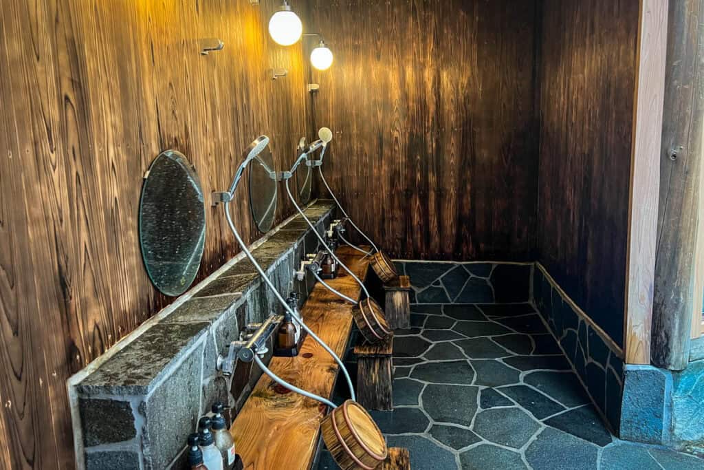 Hatcho No Yu Onsen Nikko Japan showers
