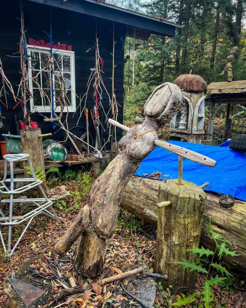 Owaki's Garden Nakasendo Trail Japan statue