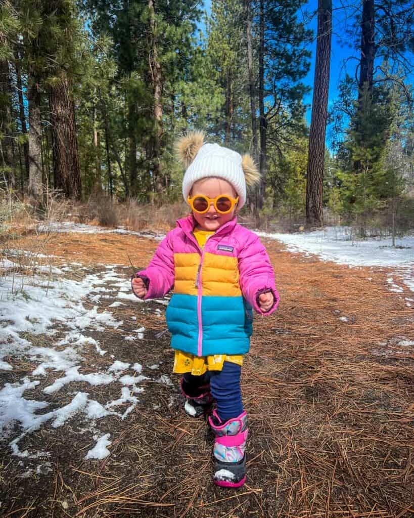 Hiking with a toddler winter clothes