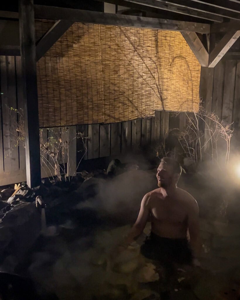 Fuji Glamping Cabin onsen Japan