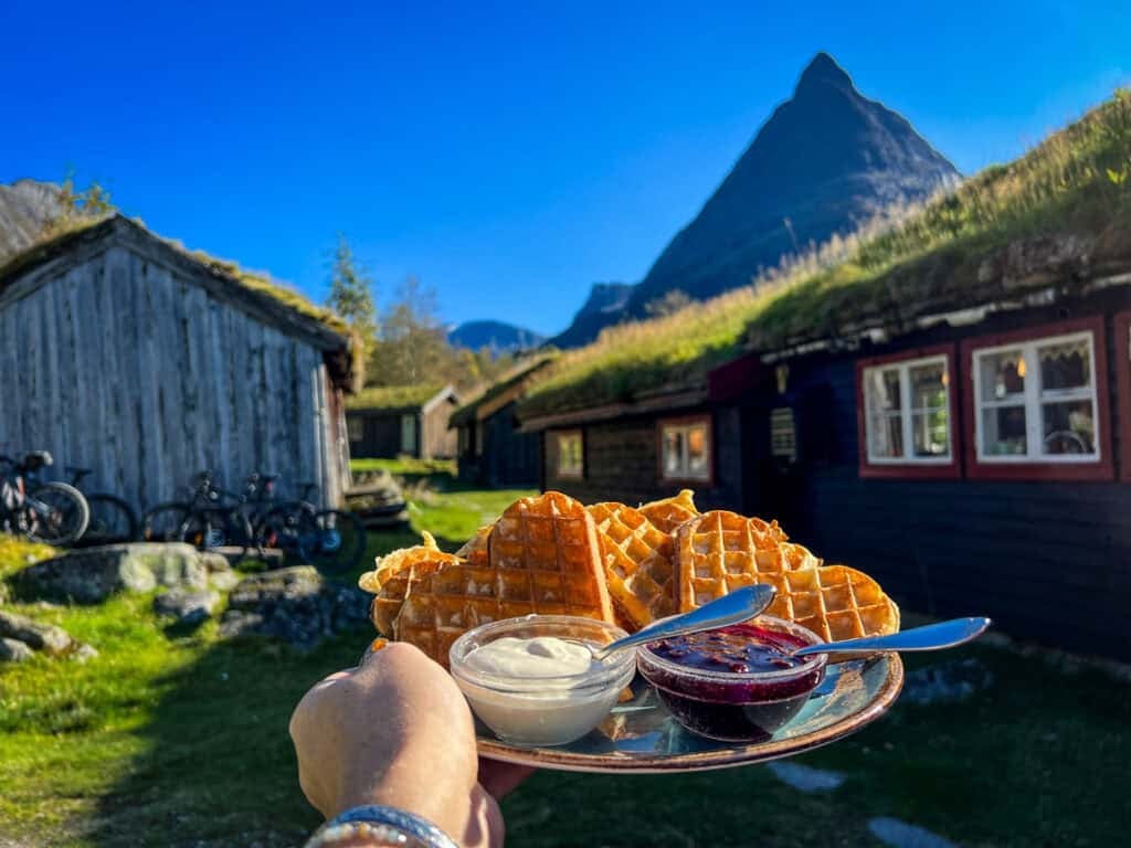 Renndølsetra Restaurant Innerdalen hike Norway