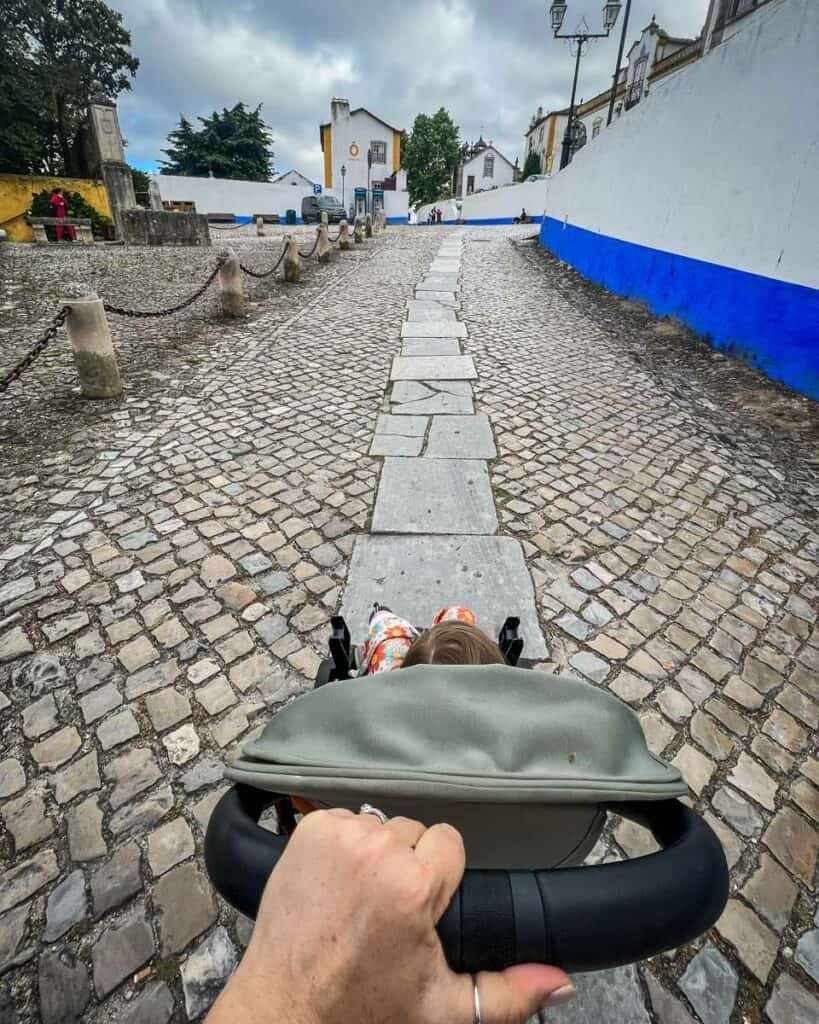 Even if you use the middle path, it's not easy pushing a stroller in Portugal.
