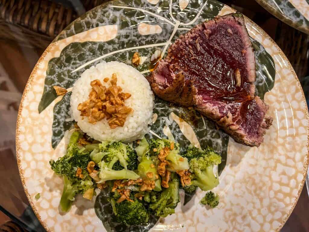 Where to eat in Kauai Dolphin fish market ahi